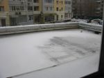 20121227-05-Снег на крыше после таяния снова окажется на потолке подъезда