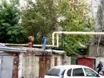 20131001-001 - хозяева помещения - 'Саратовводоканал' - заботливо покрыли потолок новым рубероидом, чтобы насосы не промокали