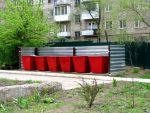 20140507-001- мусорные контейнеры подновили к майским праздникам