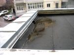 20121208-26-на крыше до сих пор стоит вода и просачивается в подъезд